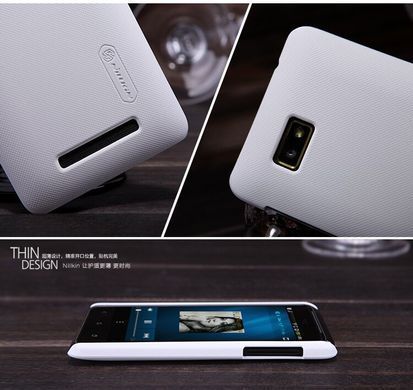 Защитный чехол Nillkin Frosted Shield для HTC Desire 400 Белый