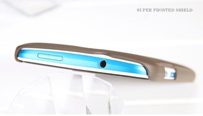 Защитный чехол Nillkin Frosted Shield для HTC Desire 500 Коричневый