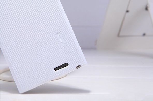 Защитный чехол Nillkin Frosted Shield для Lenovo K900 Белый