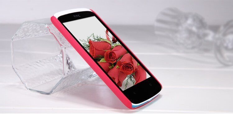 Защитный чехол Nillkin Frosted Shield для HTC Desire 501 Красный