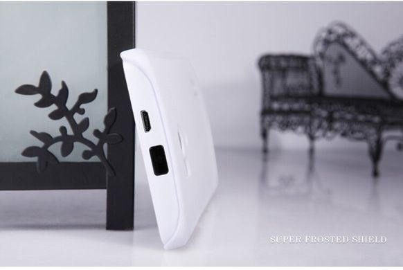Захисний чохол Nillkin Frosted Shield для Huawei Honor 3 Білий