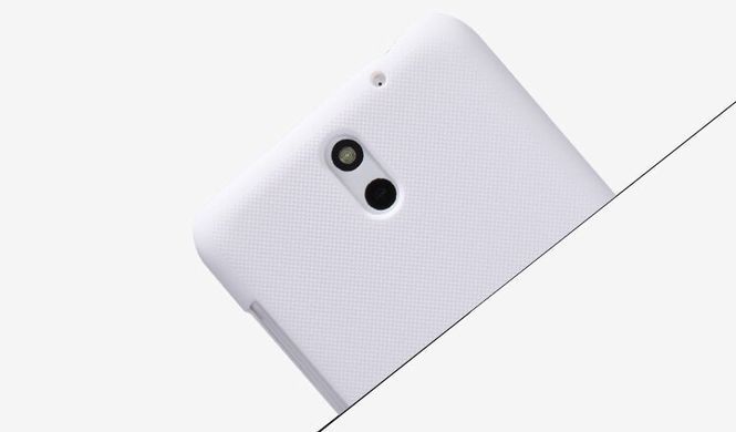 Защитный чехол Nillkin Frosted Shield для HTC Desire 616 Белый